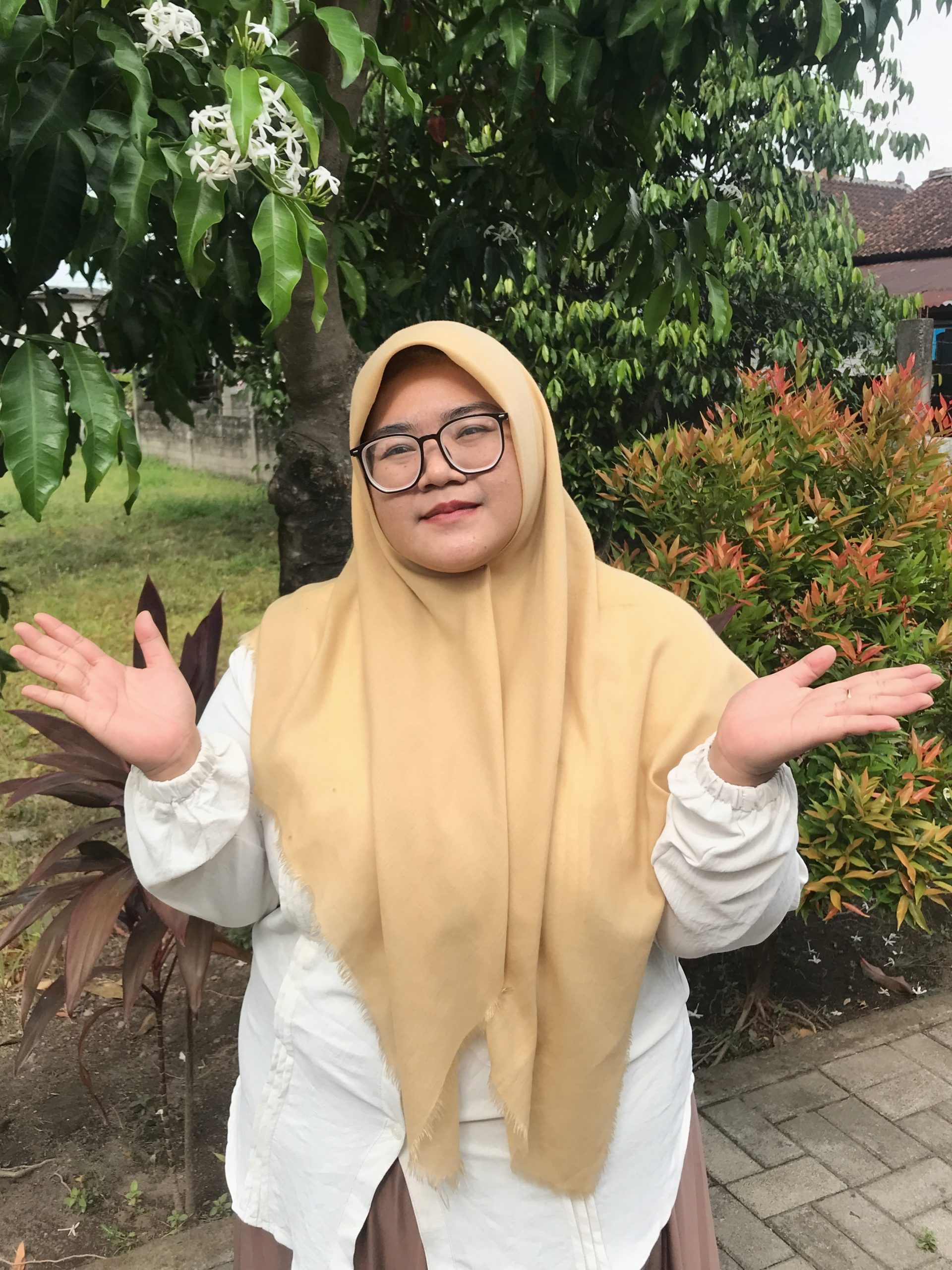 Novaria Fichri Alviaria, S.Ak.